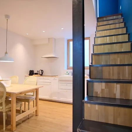 Le Louis Xvi - Loft In The Clouds In The Heart Of