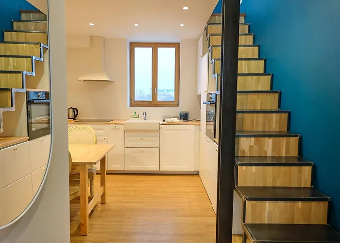 Le Louis Xvi - Loft In The Clouds In The Heart Of